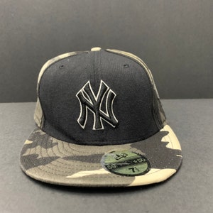 New York Yankees MLB by New Era Camouflage Fitted Hat Size 7 1/2