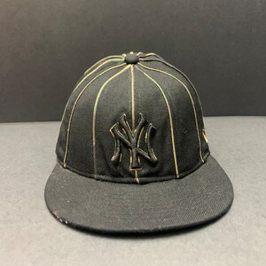 New York Yankees MLB by New Era Embroidery Fitted Hat Size 7 5/8