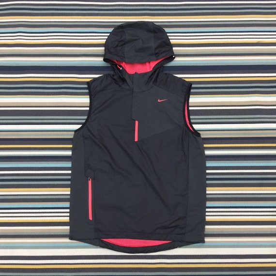 nike sleeveless jacket