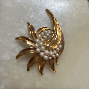 Large Monet Gold Tone Faux Pearl Floral Brooch