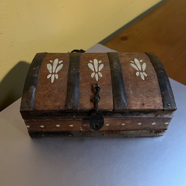 Foreside Rustic Wood and Metal Trinket Box - India