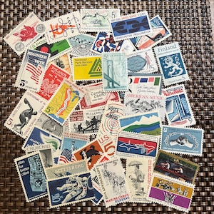 40 Uncanceled Commemorative United States Stamps - 5 Cent Denomination
