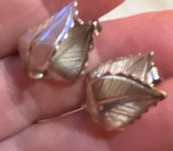 Giovanni Silver Tone Clip On Leaf Earrings - image 2