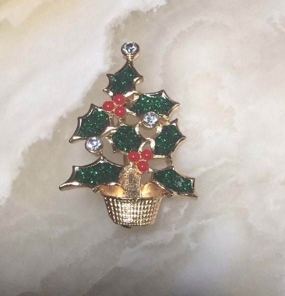 avon christmas pin
