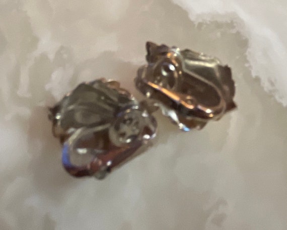 Giovanni Silver Tone Clip On Leaf Earrings - image 4