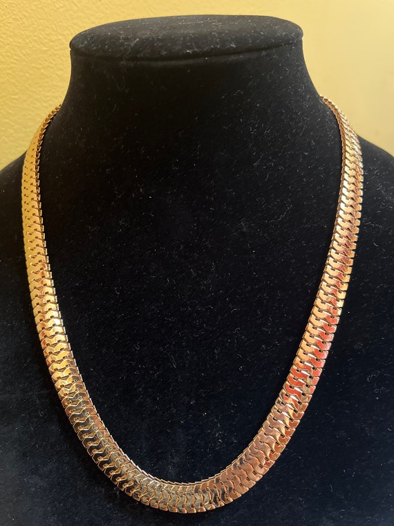 2 Gold Tone Unsigned Necklaces - image 3