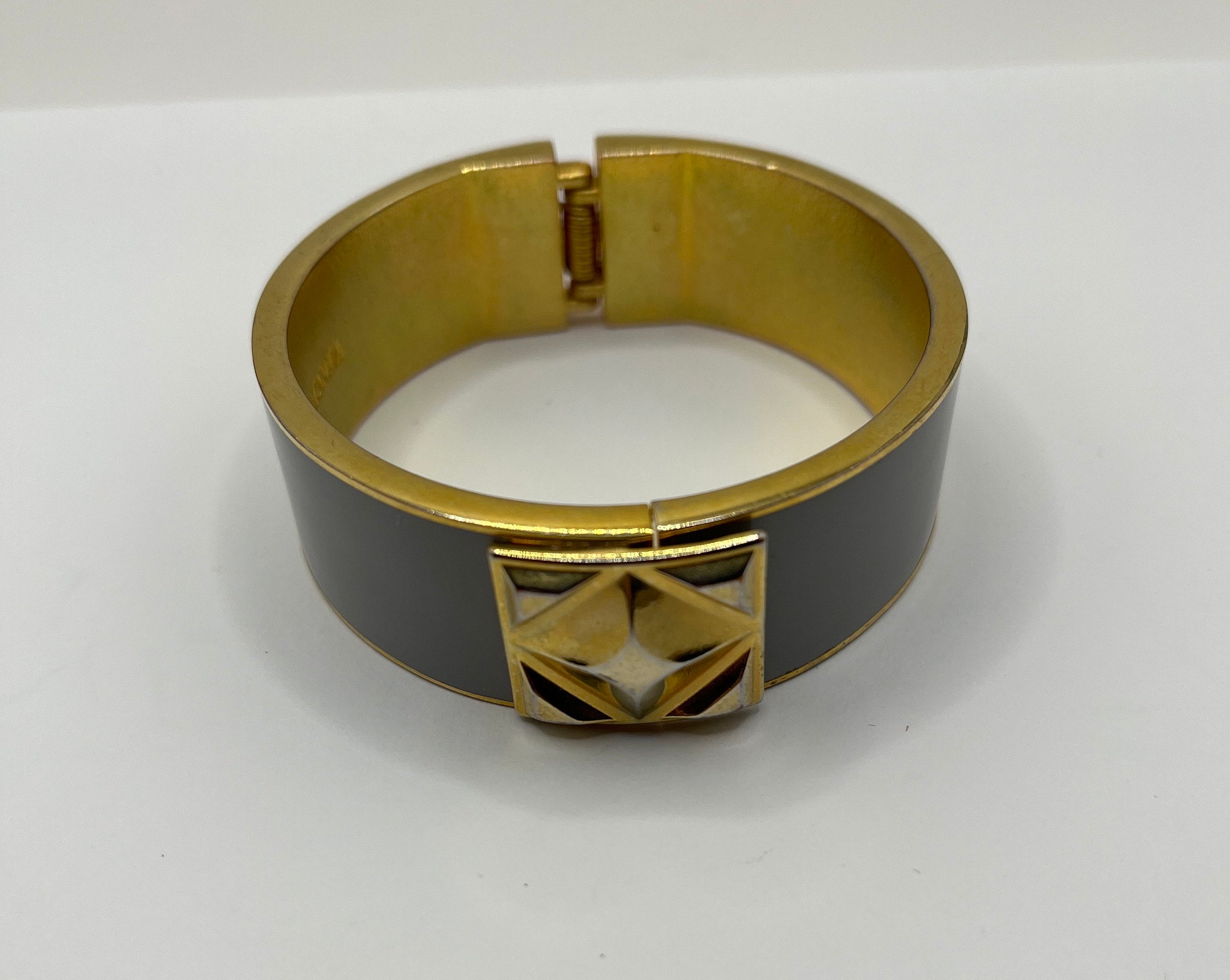 Vince Camuto Gray Enameled Hinged Bangle Bracelet - Etsy display picture 1