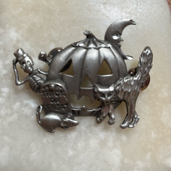 Halloween Pins - Etsy