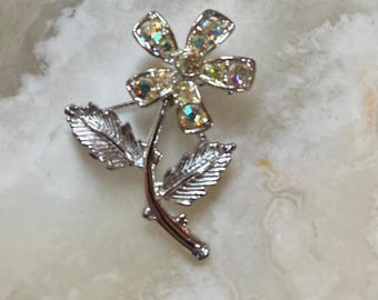 Broche Rétro Plaqué Or Signée Sarah Cov 1859 - Fleur En Relief Ajourée, Vintage, état Impeccable