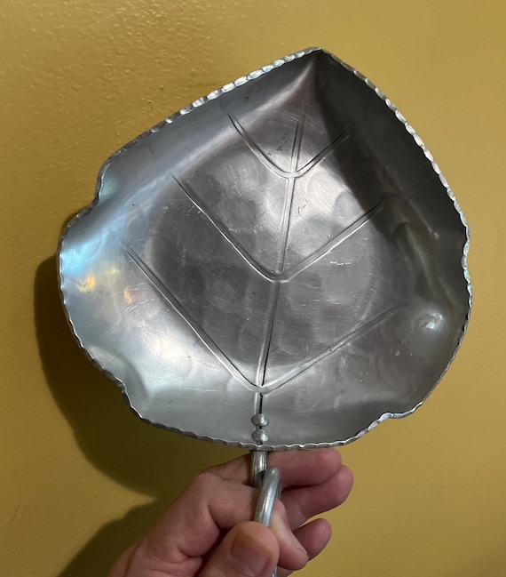 B.W. Buenilum Aluminium Blattförmige Bonbonschale