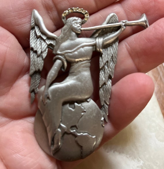 JJ Pewter Angel Brooch - Sitting on top of the wo… - image 3