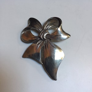 Vintage Seagull Pewter Bow Brooch - Made in Canada