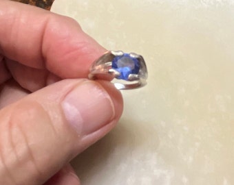 Anillo solitario de plata de ley con piedra azul - Talla 3 1/2