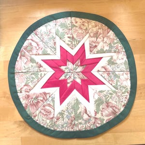 Quilted Folded Star Table Topper - Rosa- und Grüntöne