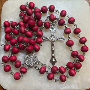 Vintage Rose Colored Wooden Rosary Beads with Pope Francis Container