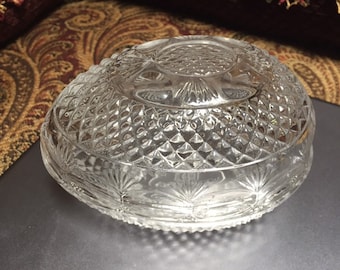 Avon 1977 Mother's Day Glass Egg Trinket Box - Covered Candy Dish