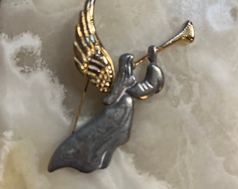 Broche de chifre de sopro de anjo de estanho Camco