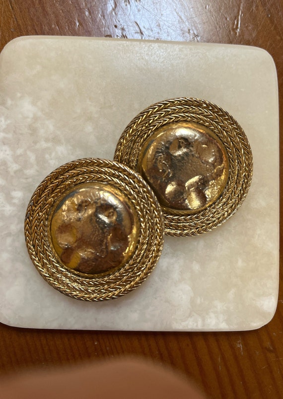 Vintage Large Gold Tone Clip On Earrings - Gold T… - image 1