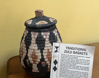 Traditional Hand Woven Zulu Basket With Top - South Africa