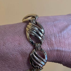 Gold Tone Oval Link Bracelet