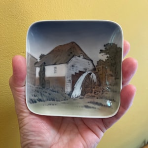 Royal Copenhagen Farvers Molle Aabenraa Pin Dish - Denmark