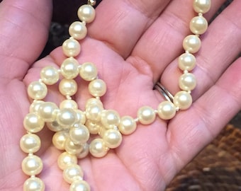 Collier de fausses perles Avon vintage - Rang crème de 45,7 cm (45,7 cm)