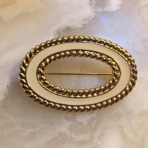 Monet Gold Tone Braided Oval Brooch - Beige Enamel Pin