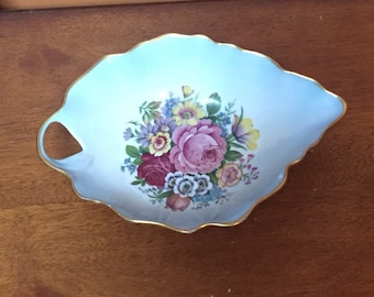 Cuenco de hojas de porcelana de Limoges: plato floral francés