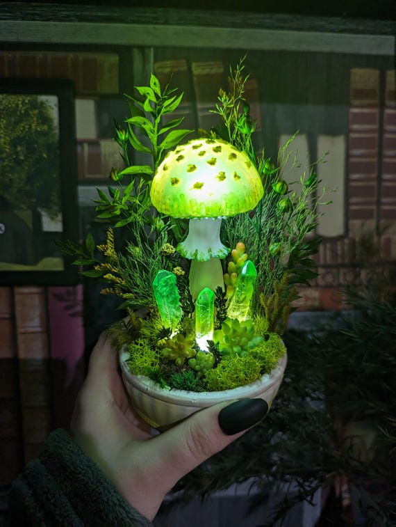 緑色のキノコランプ：虹色に輝くキノコのLEDナイトライト - Etsy 日本
