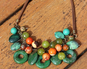 Statement green necklace, Green boho necklace, Green short necklace, Green gemstone necklace, Bohemian colorful necklace