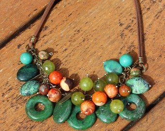 Statement green necklace, Green boho necklace, Green short necklace, Green gemstone necklace, Bohemian colorful necklace