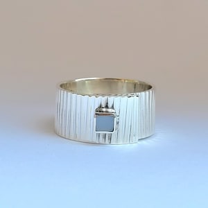 Chiselled adjustable sterling silver Ring with square turquoise or mother-of-pearl