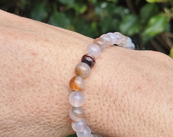 Calming White Agate Crystal Bead Bracelet - Dainty Milky Agate 6mm Bead Stretch Bracelet - Calming Soothing Rebalance - 7 inch wrist