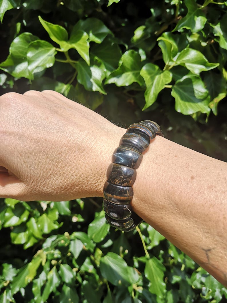 Blue Tigers Eye Crystal Bracelet - Hawks Eye Soft Bangle - Rare Falcons Eye Stretch Bangle - Flashy Tigers Eye Bracelet Cuff - Protection immagine 3