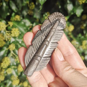 Gold Sheen Obsidian Feather Carving - Golden Obsidian Feather 87mm - High Quality Gold Sheen Volcanic Obsidian Feather - Protection Feather