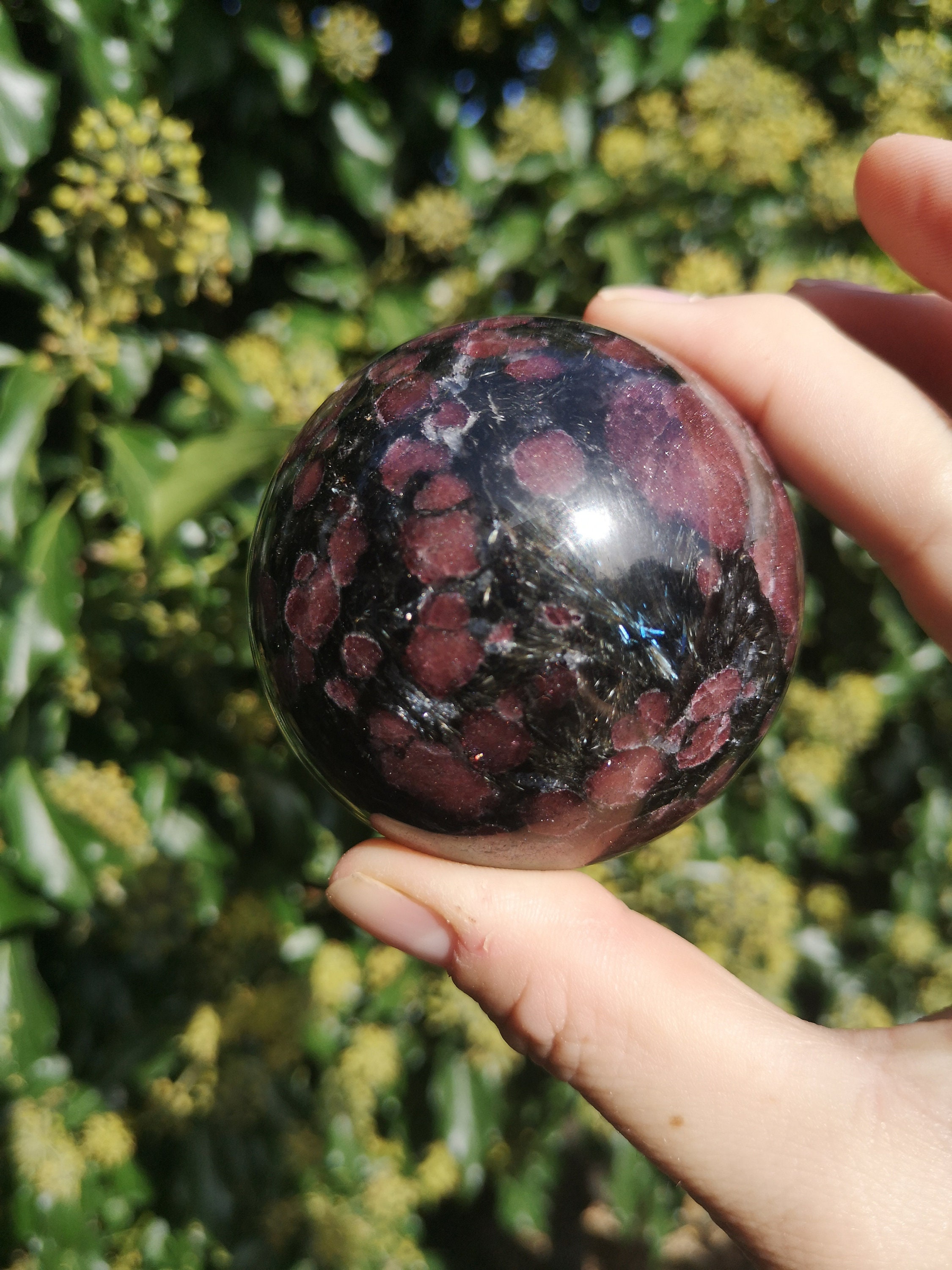 ガーネット　高品質　スフィア　4.3㎝　スターフラッシュ　高級　garnet Fireworks Stone + Garnet Sphere 420g - Large Astrophyllite +