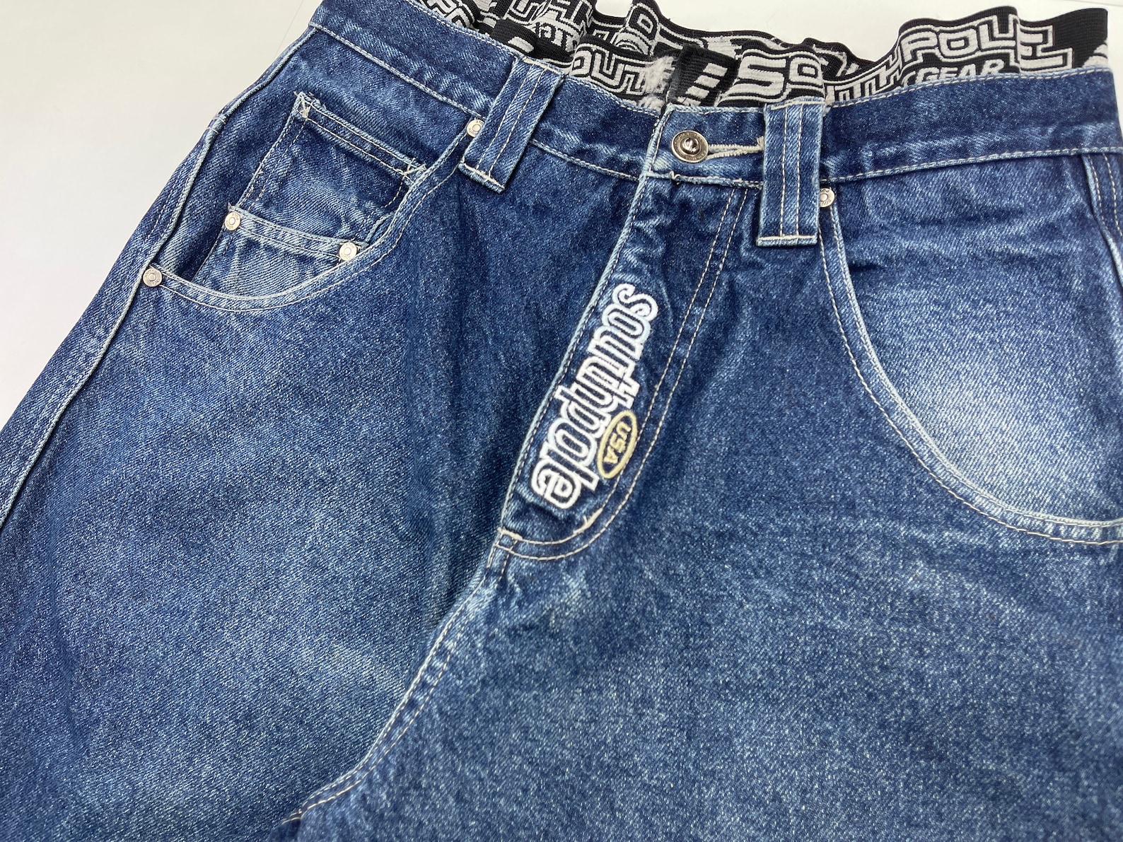 vintage 90s baggy jeans