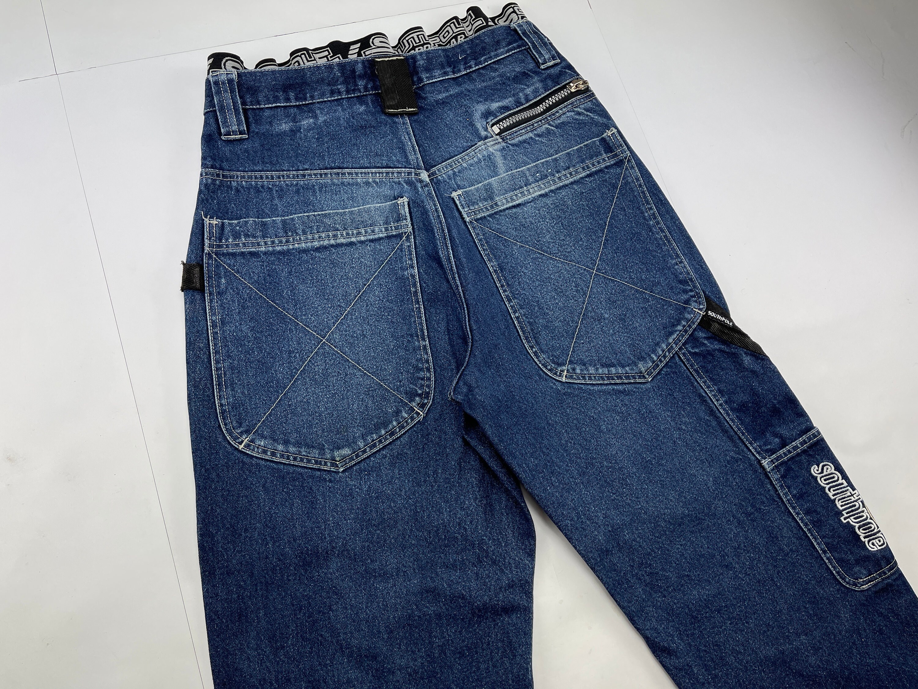 vintage 90s baggy jeans