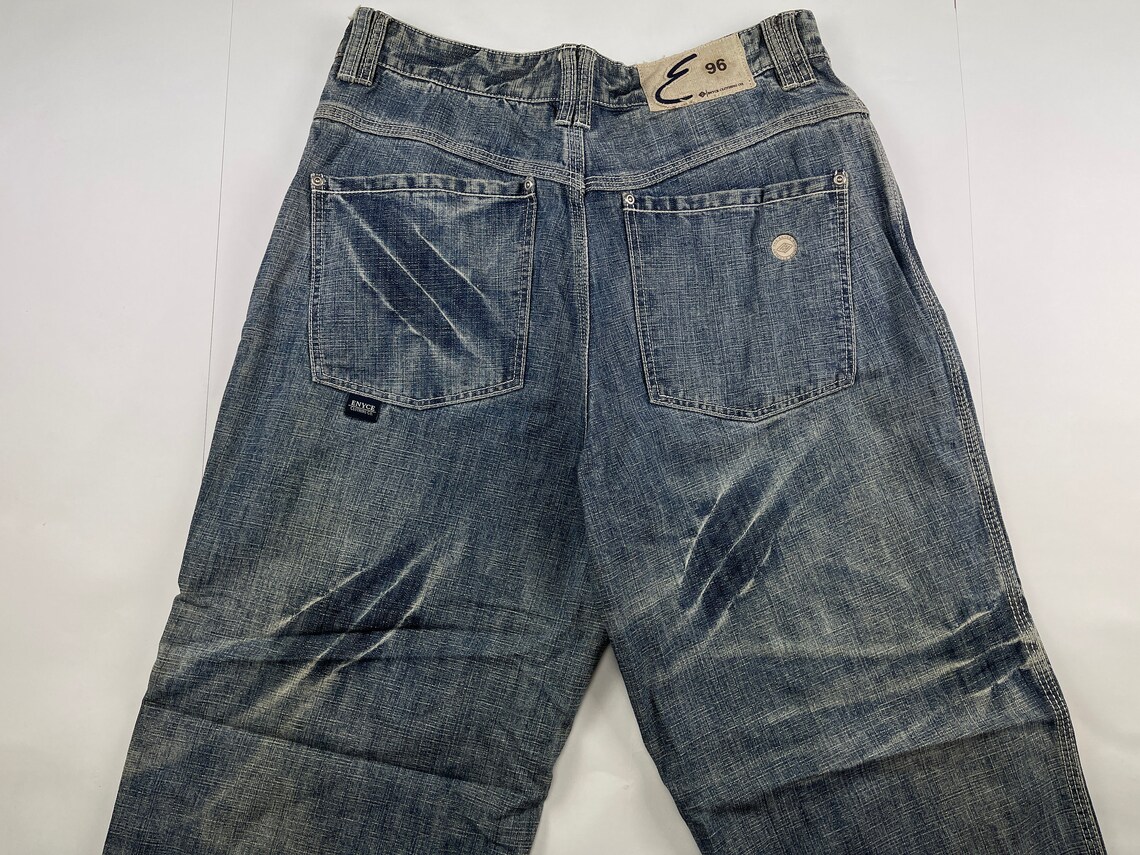 vintage 90s baggy jeans