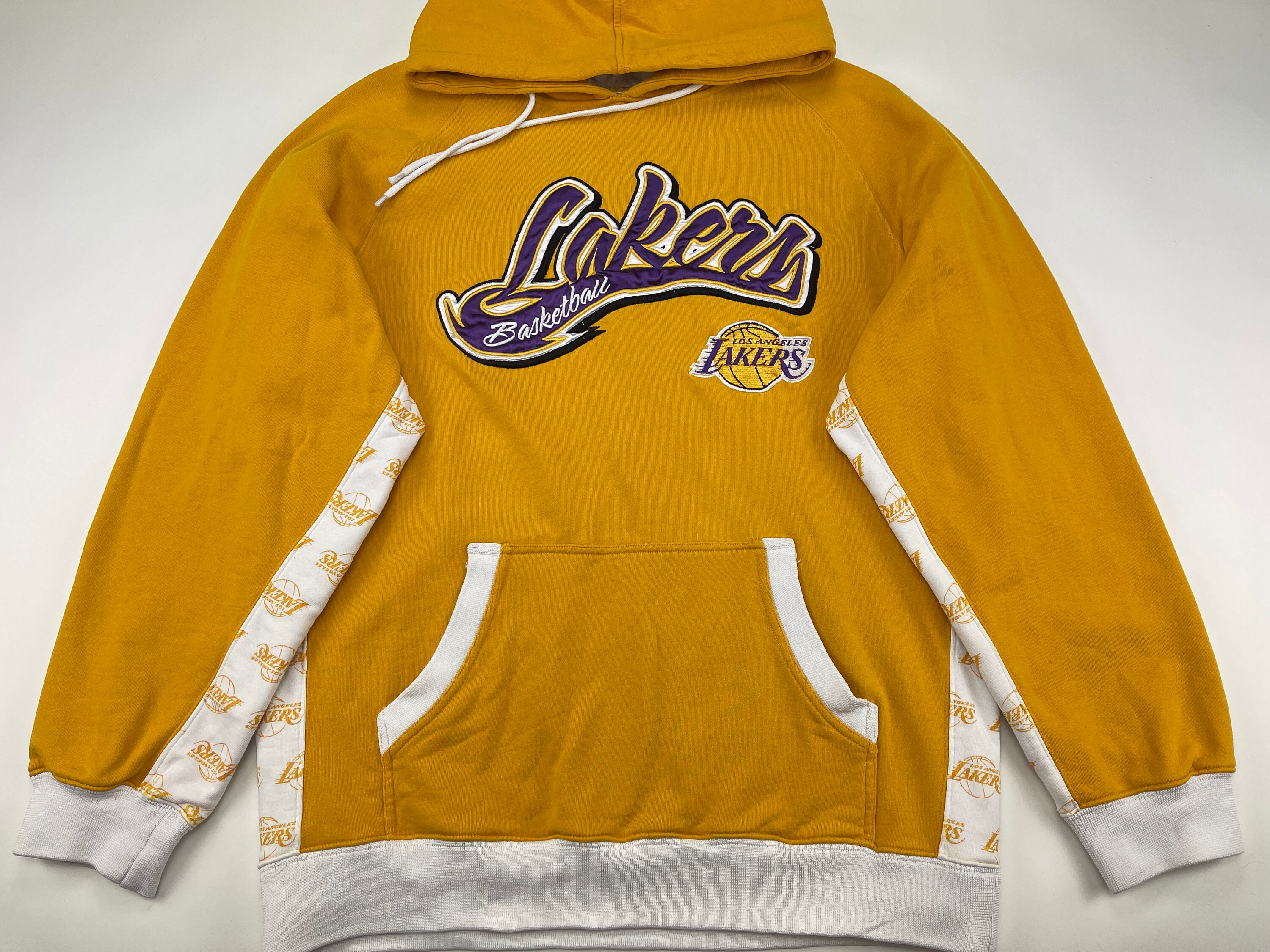 Vintage NBA Los Angeles Lakers Sweatshirt Size Large Made in USA 1990s