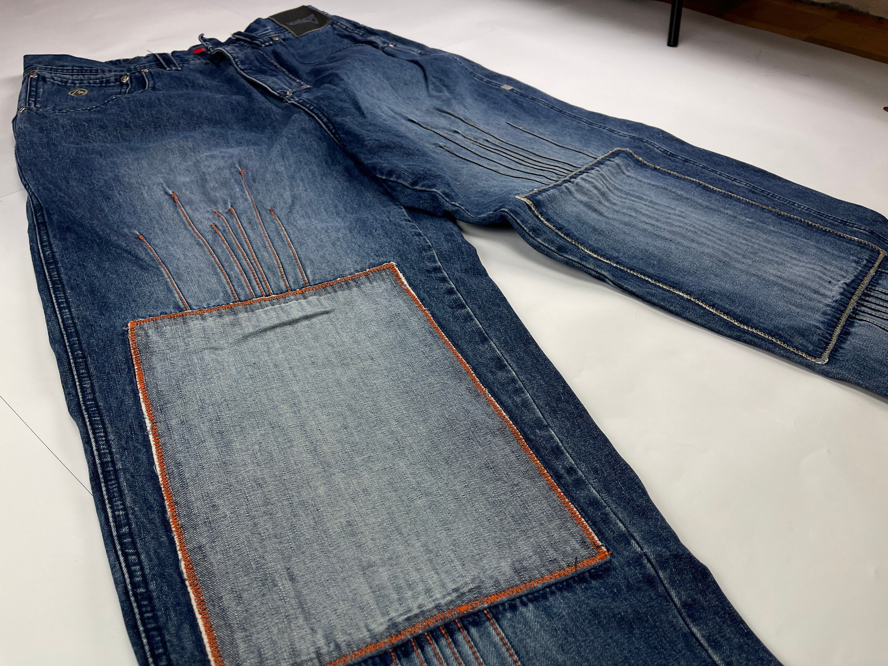 vintage 90s baggy jeans
