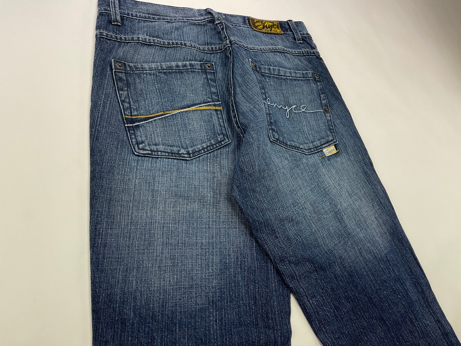 vintage 90s baggy jeans
