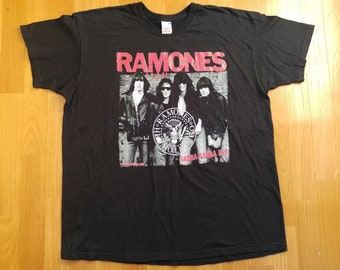 Ramones '76 ALBUM COVER HEY LET'S GO Girls Women's T-Shirt 100% Authentic HO