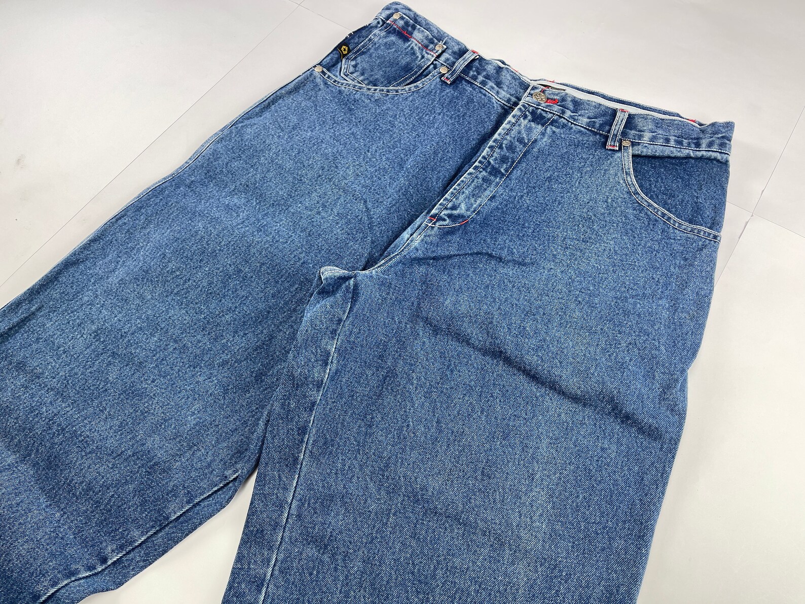 vintage 90s baggy jeans