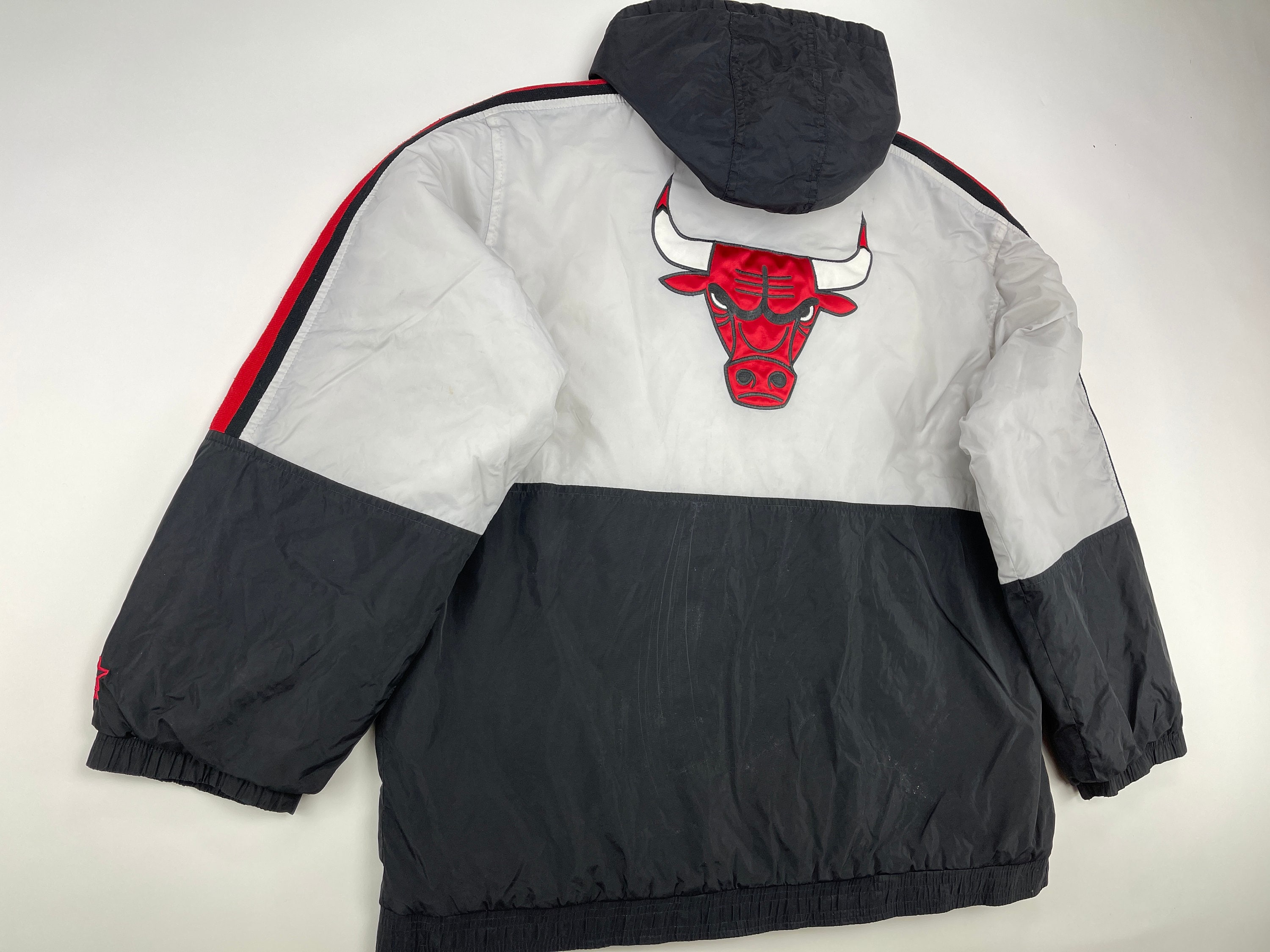 New Era NBA Chicago Bulls chain stitch full-zip hoodie in black