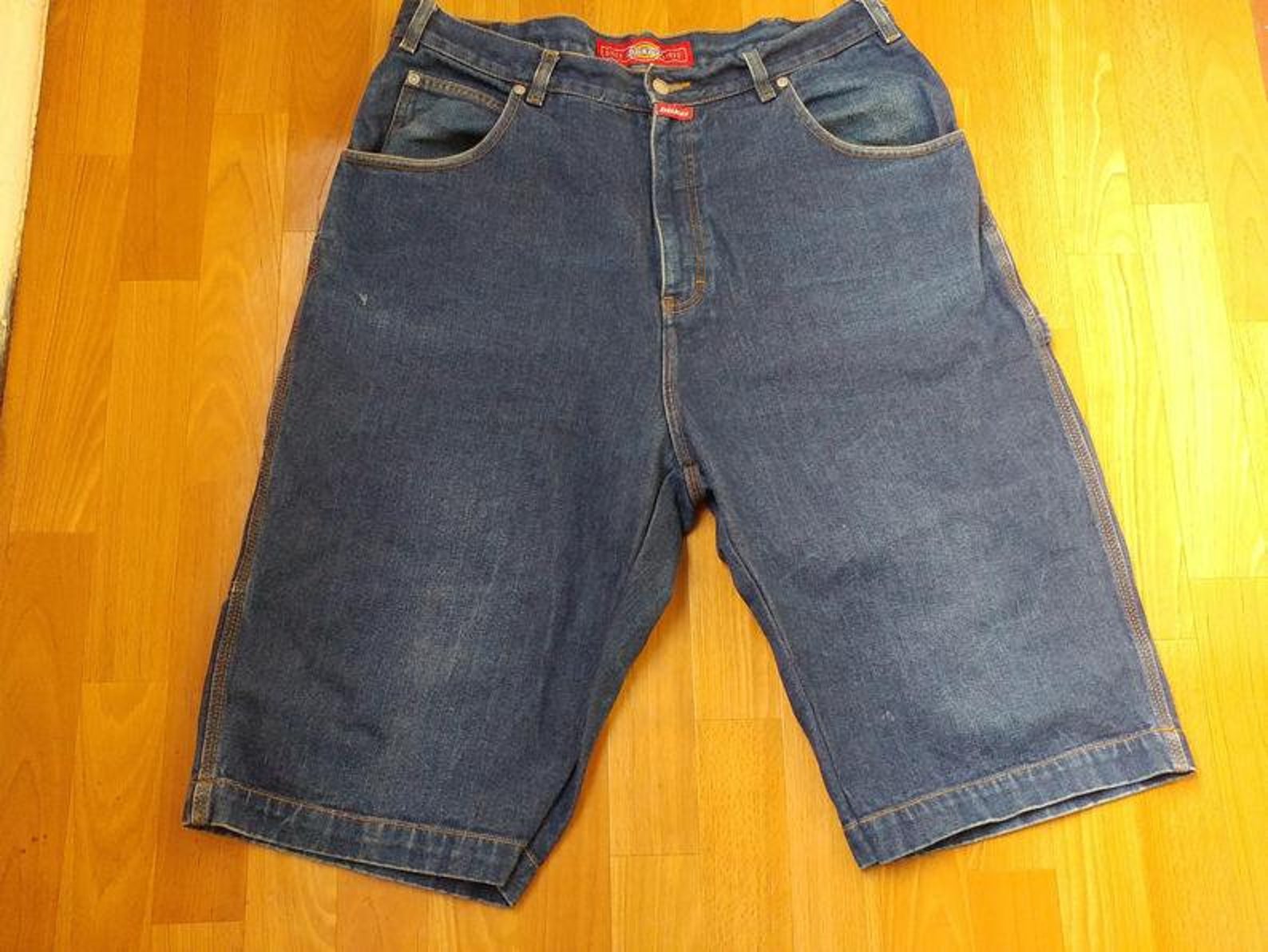 jean shorts baggy