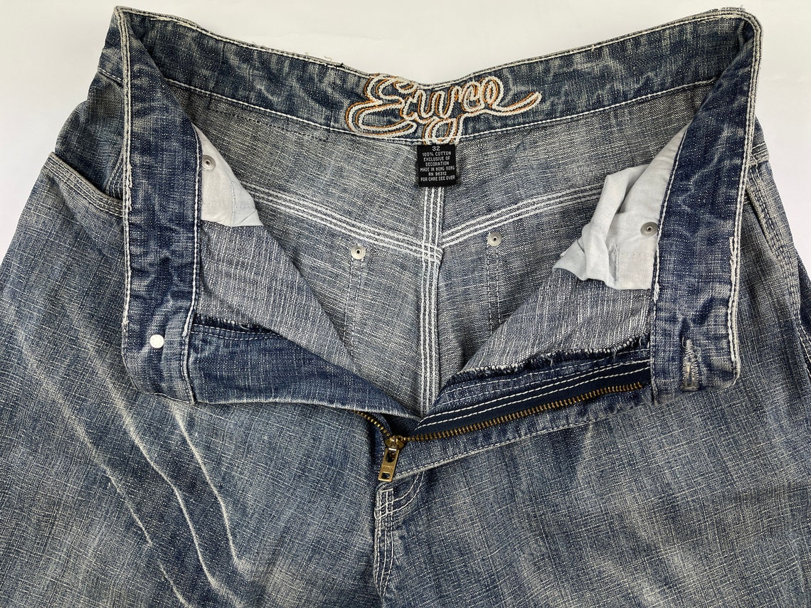 vintage 90s baggy jeans