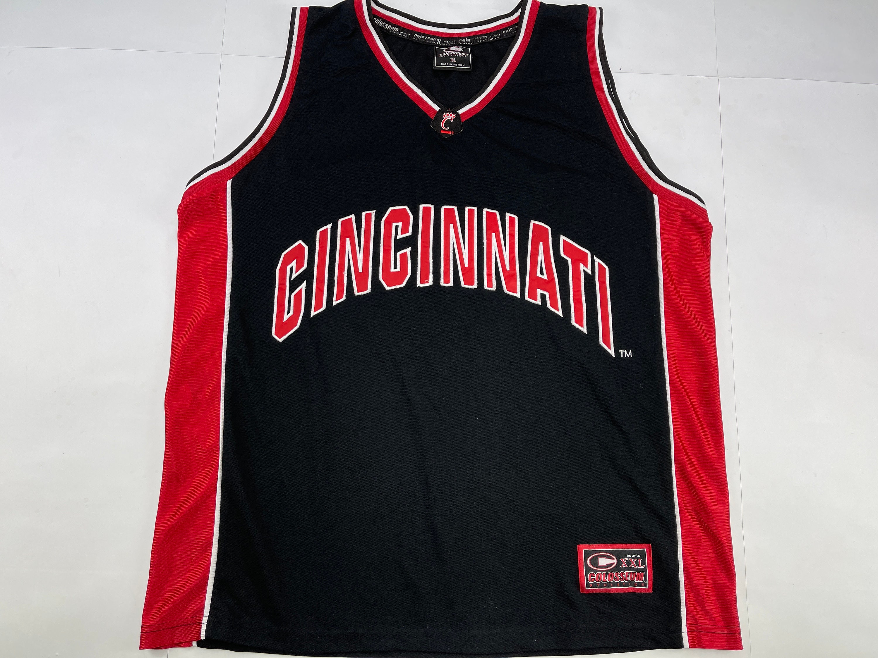 NBA Cincinnati Bearcats T-shirt NCAA Vintage 90s Hip Hop 