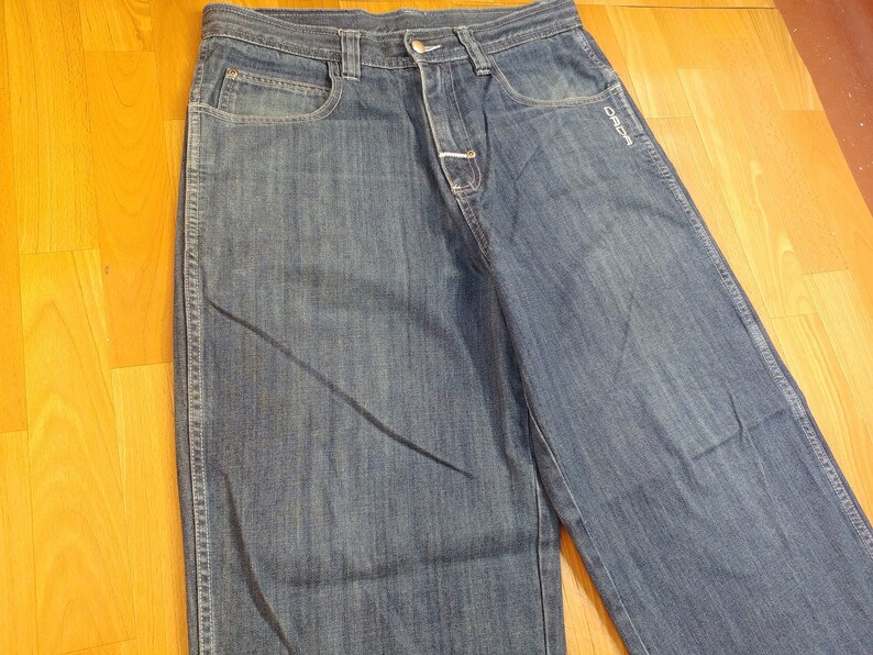 supreme hip hop clothing