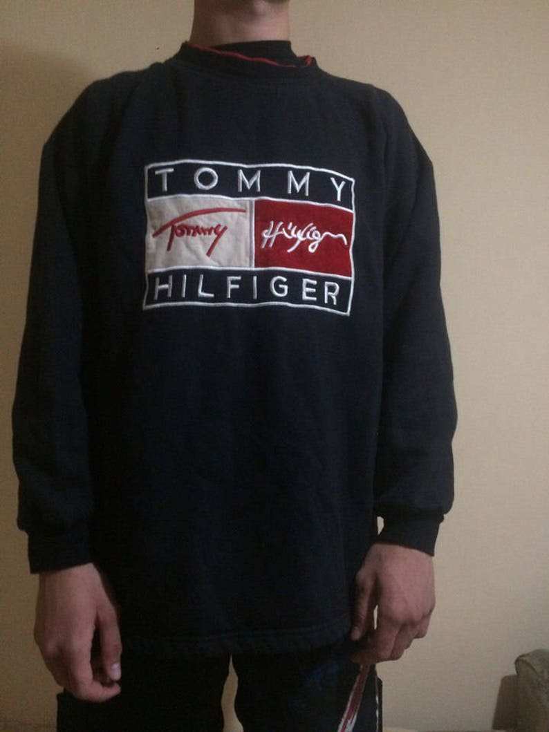TOMMY HILFIGER sweatshirt vintage black, 90s hip hop clothing, 1990s hip hop shirt, Tommy big logo gangsta rap, sewn big logo, size XXL 2XL TOMMY HILFIGER sweatshirt vintage black, 90s hip hop clothing, 1990s hip hop shirt, Tommy big logo gangsta rap, sewn big logo, size XXL 2XL